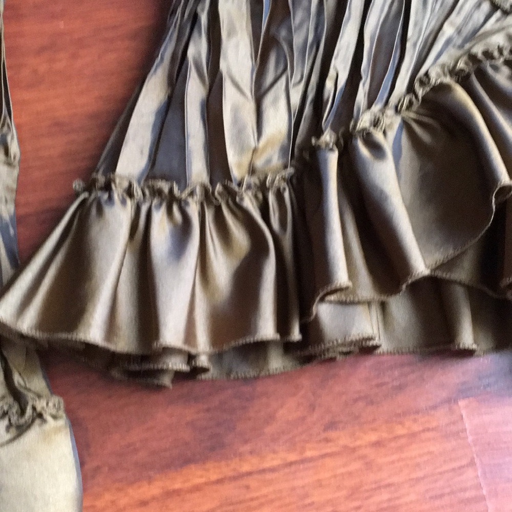 Romantic Ruffled Top - Picture 5 of 10